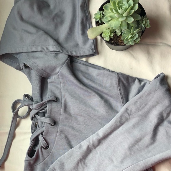 Express Lace-Up Crop Hoodie - Picture 8 of 8